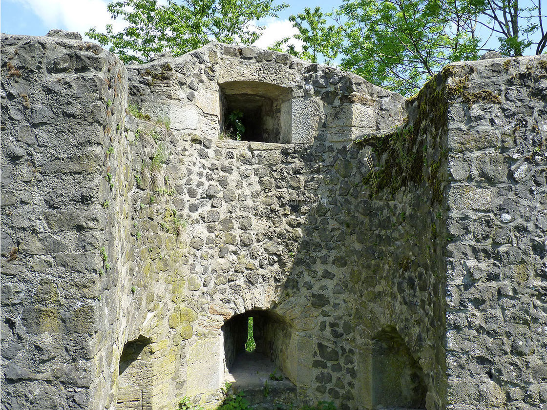 Die Weidelsburg bei Naumburg (Foto: Karl-Franz Thiede)